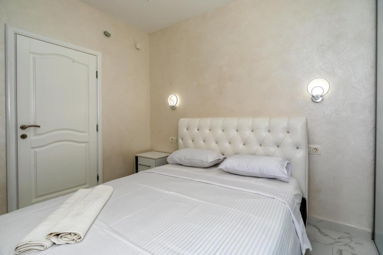 Kaom Lux Apartment Добра вода Екстериор снимка