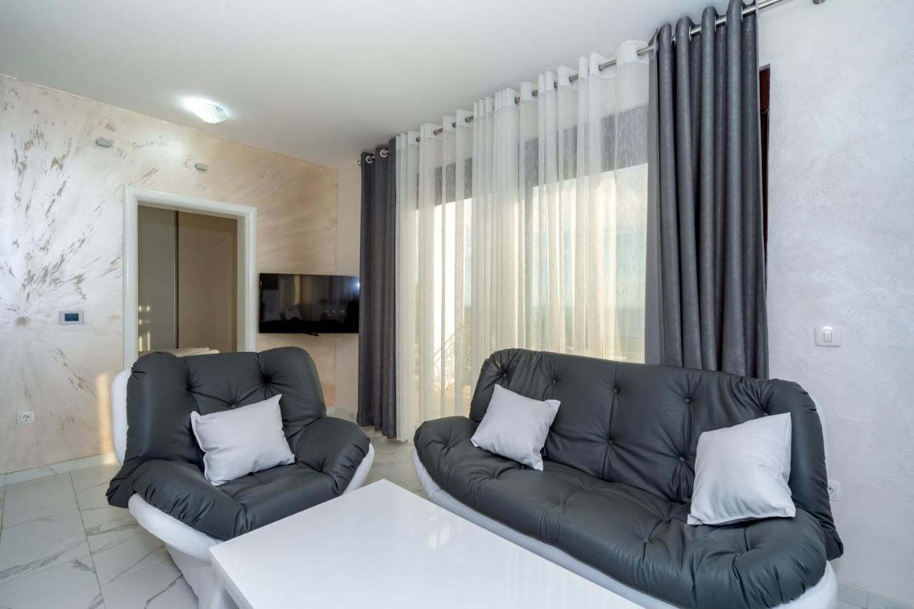 Kaom Lux Apartment Добра вода Екстериор снимка