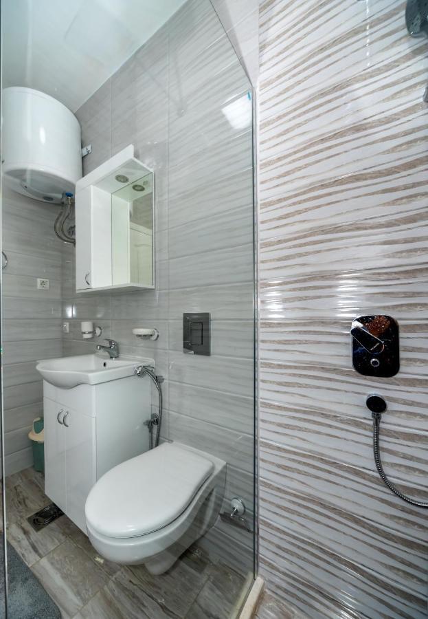 Kaom Lux Apartment Добра вода Екстериор снимка