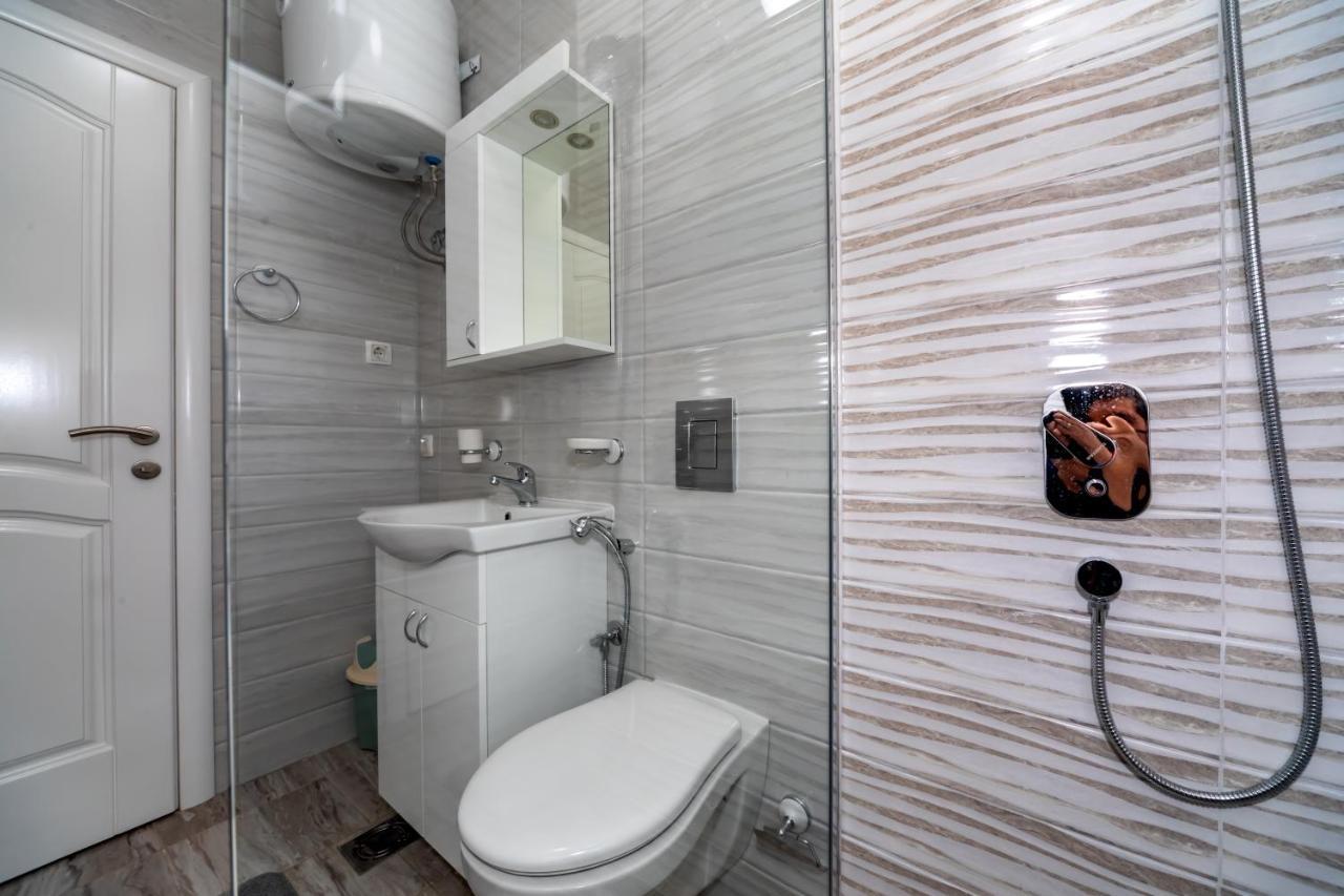 Kaom Lux Apartment Добра вода Екстериор снимка