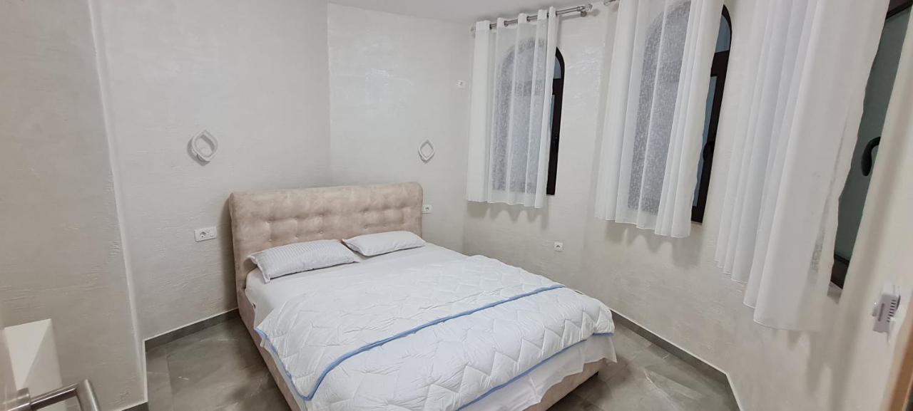 Kaom Lux Apartment Добра вода Екстериор снимка